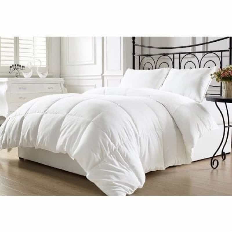 Queen Size Hypoallergenic Down Alternative Comforter In White