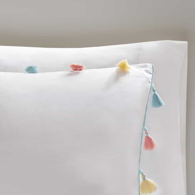Tassel Comforter Set With Heart Shaped Throw Pillow