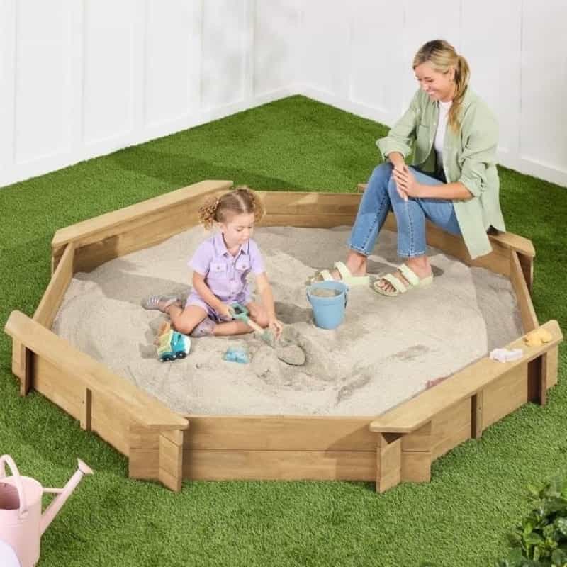 Outdoor Kid's Octagonal Sandbox In Natural Wood Finish